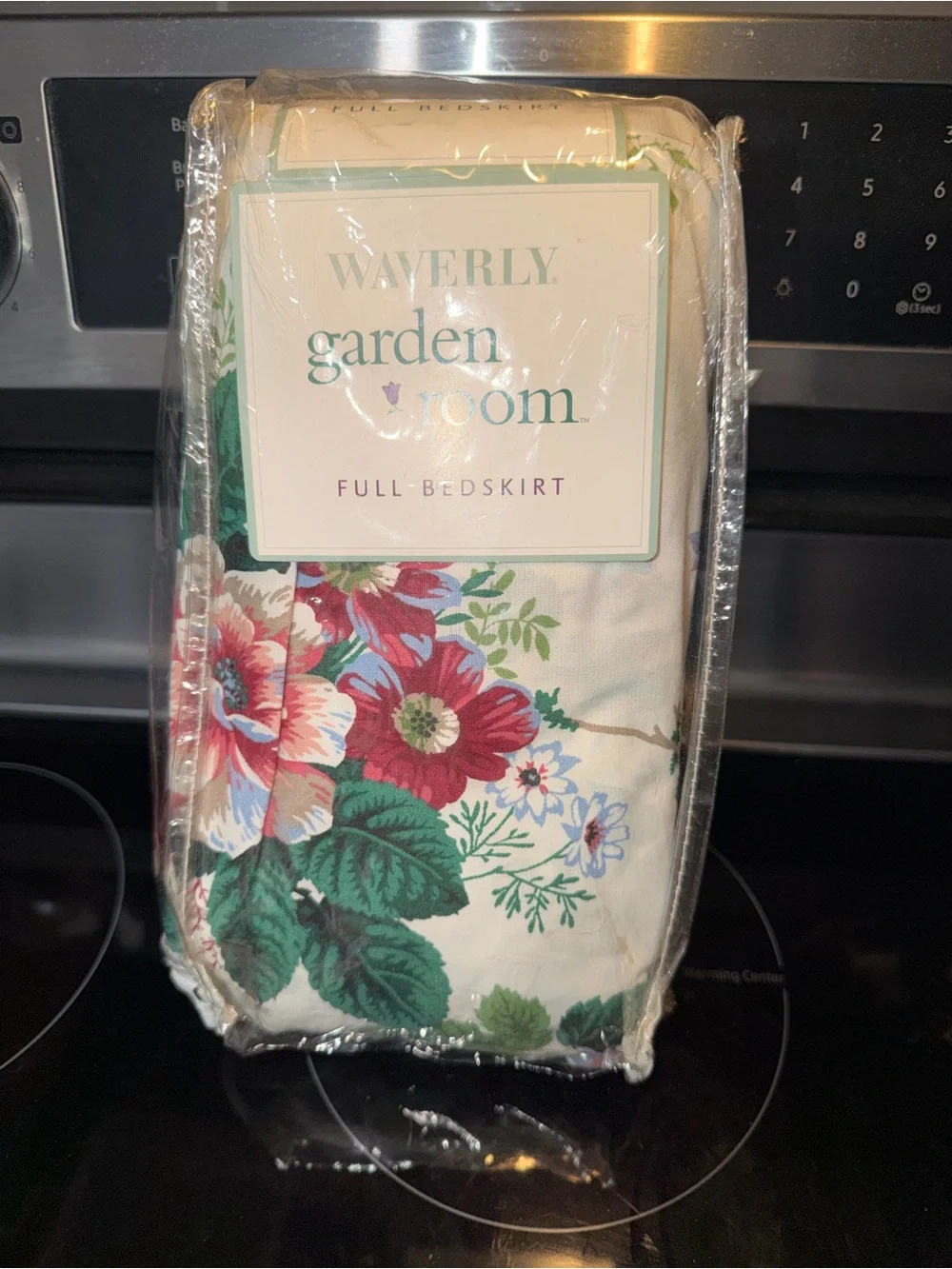 New Waverly Garden Room Floral Full Bedskirt in Cream with Red & Green Floral